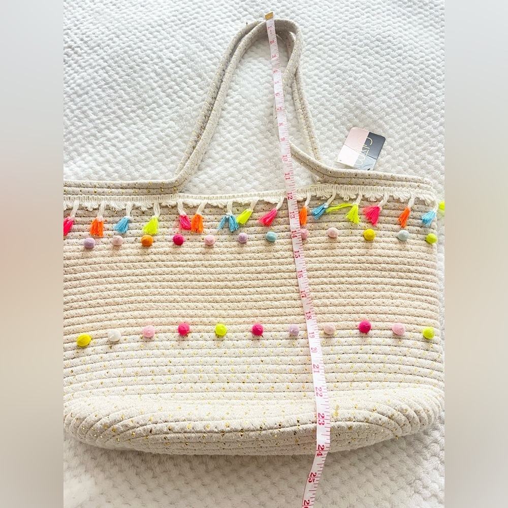 NWT Woven Rope Summer Vaca Beach Pool Bag Colorful Tassels & Pom Poms - Picture 6 of 7